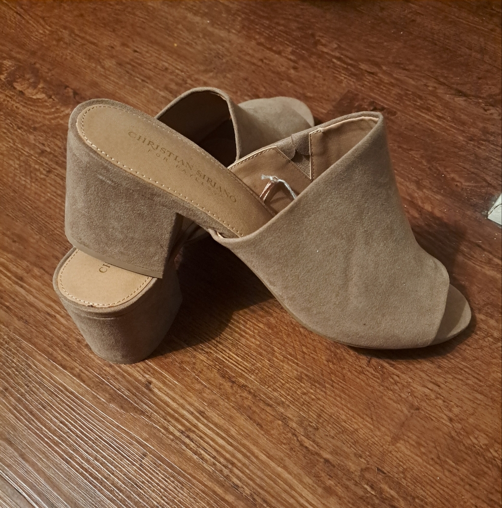 Women sandals sz 13